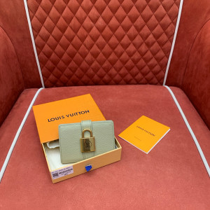 루이비통 로우 키 컴팩트 지갑 M12148