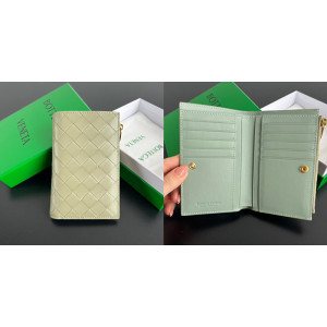 보테가 베네타 미디움 인트레치아토 폴더형 지갑 749940