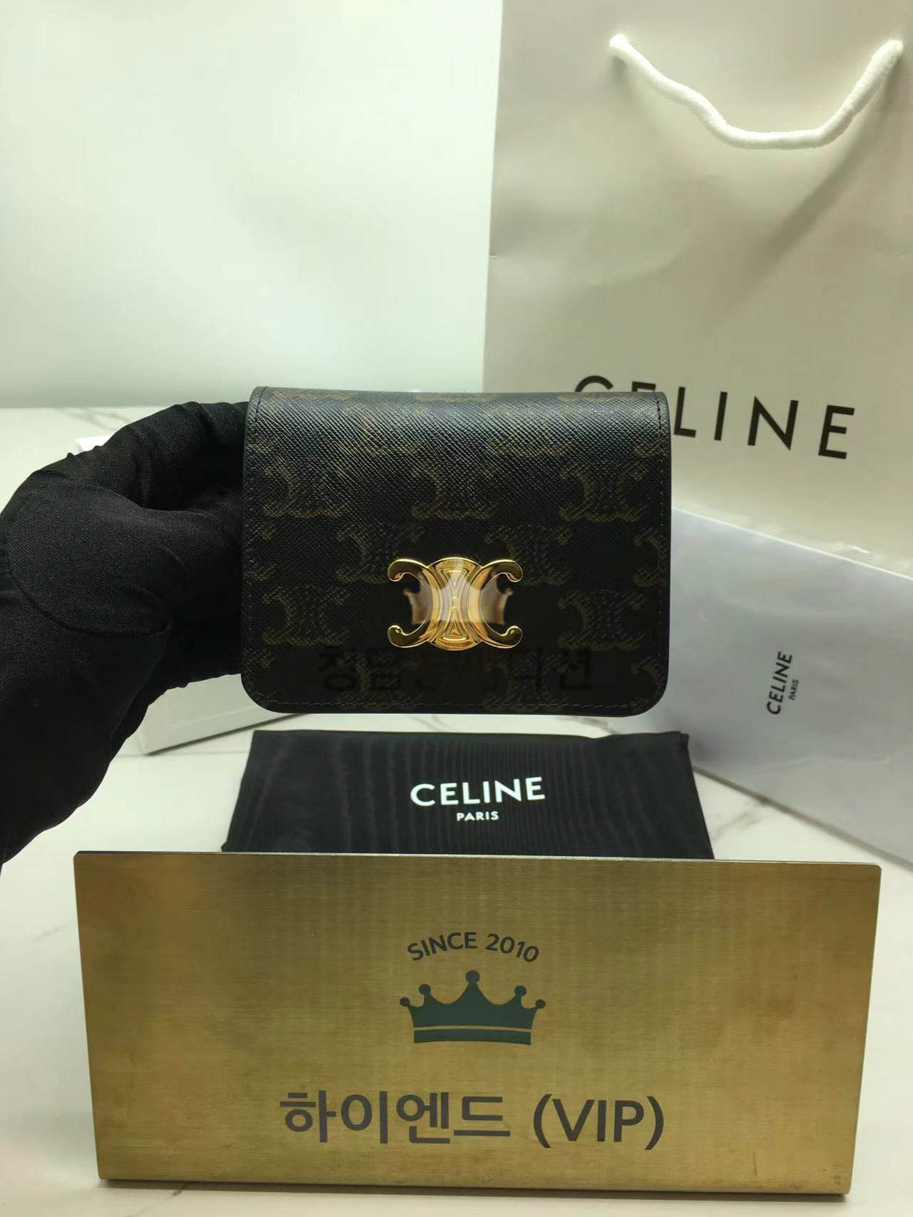 셀린느 트리오페 컴팩트 지갑