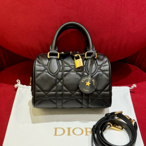 디올 DIOR GROOVE 20백 (컬러 블랙)