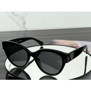 샤넬 스퀘어 하트 선글라스 CH5477