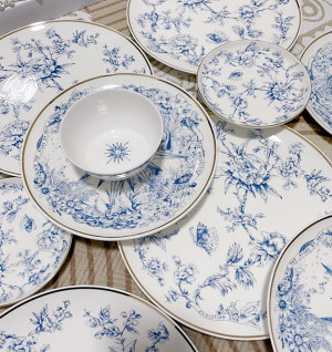 디올 di*r reve d infini 시리즈 41피스 식기 세트