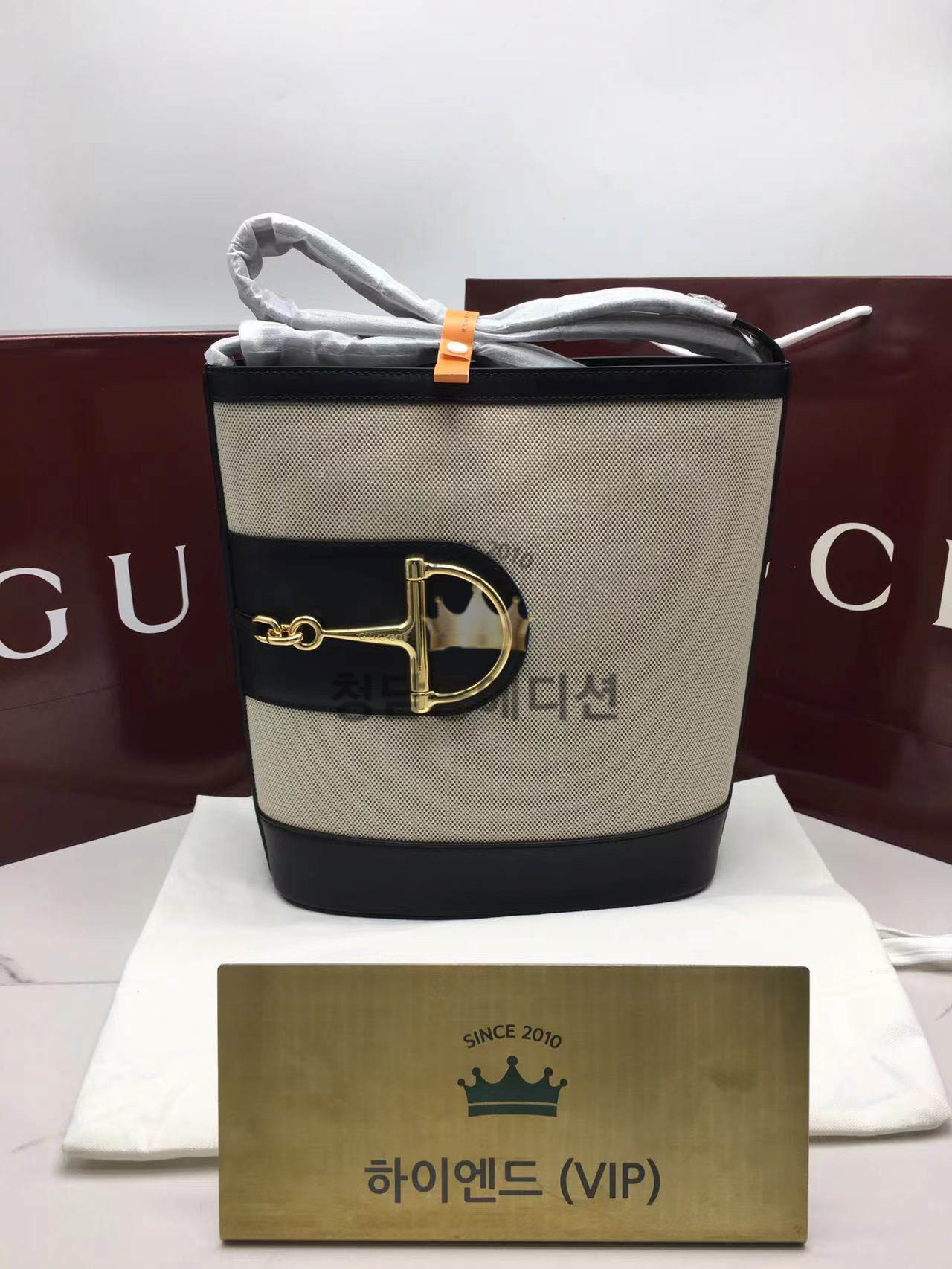 구찌 GG 73 미디움 버킷백 833660