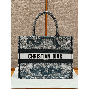 디올 북토트백 미디움