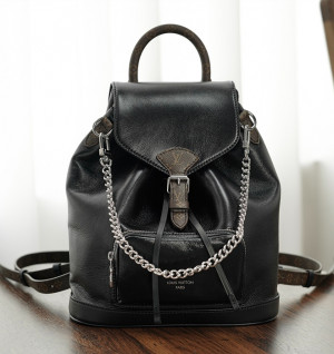 루이비통 몽수리 백팩 PM M12587 (upgrade ver.)