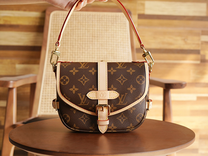 루이비통 소뮈르 BB M46740