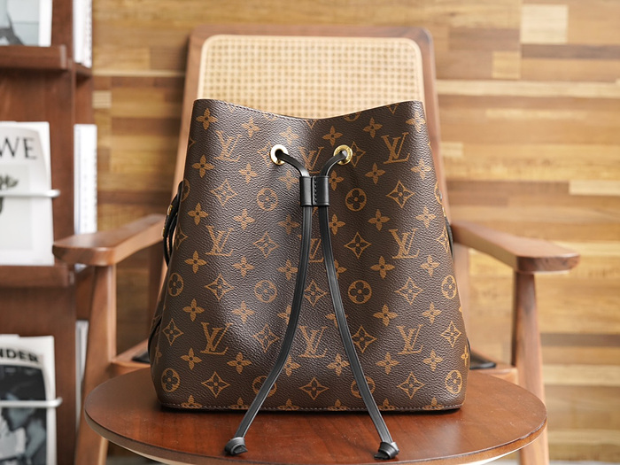 루이비통 네오노에 M44022 (upgrade ver.)