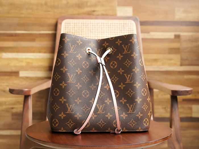 루이비통 네오노에 M44022 (upgrade ver.)