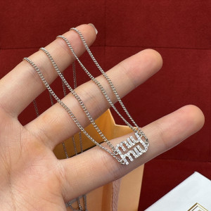 미우미우 크리스탈 메탈 네크리스