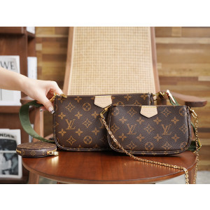 루이비통 멀티 포쉐트 악세수아 M44813