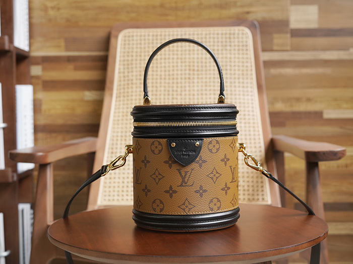 루이비통 리버스 모노그램 깐느 베니티백 M43986 (upgrade ver.)