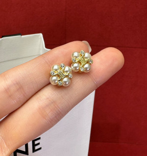 셀린느 레 페를르 스터드 귀걸이