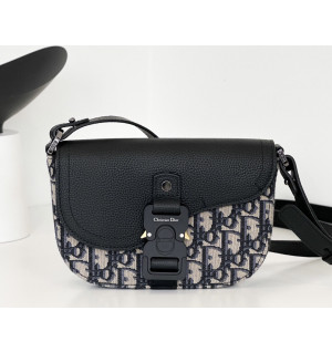 디올 새들 플랩 메신저백