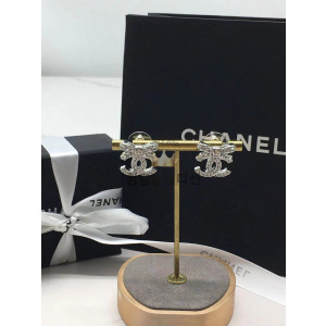 샤넬 스터드 이어링 메탈 디아만테 & 실버 크리스탈