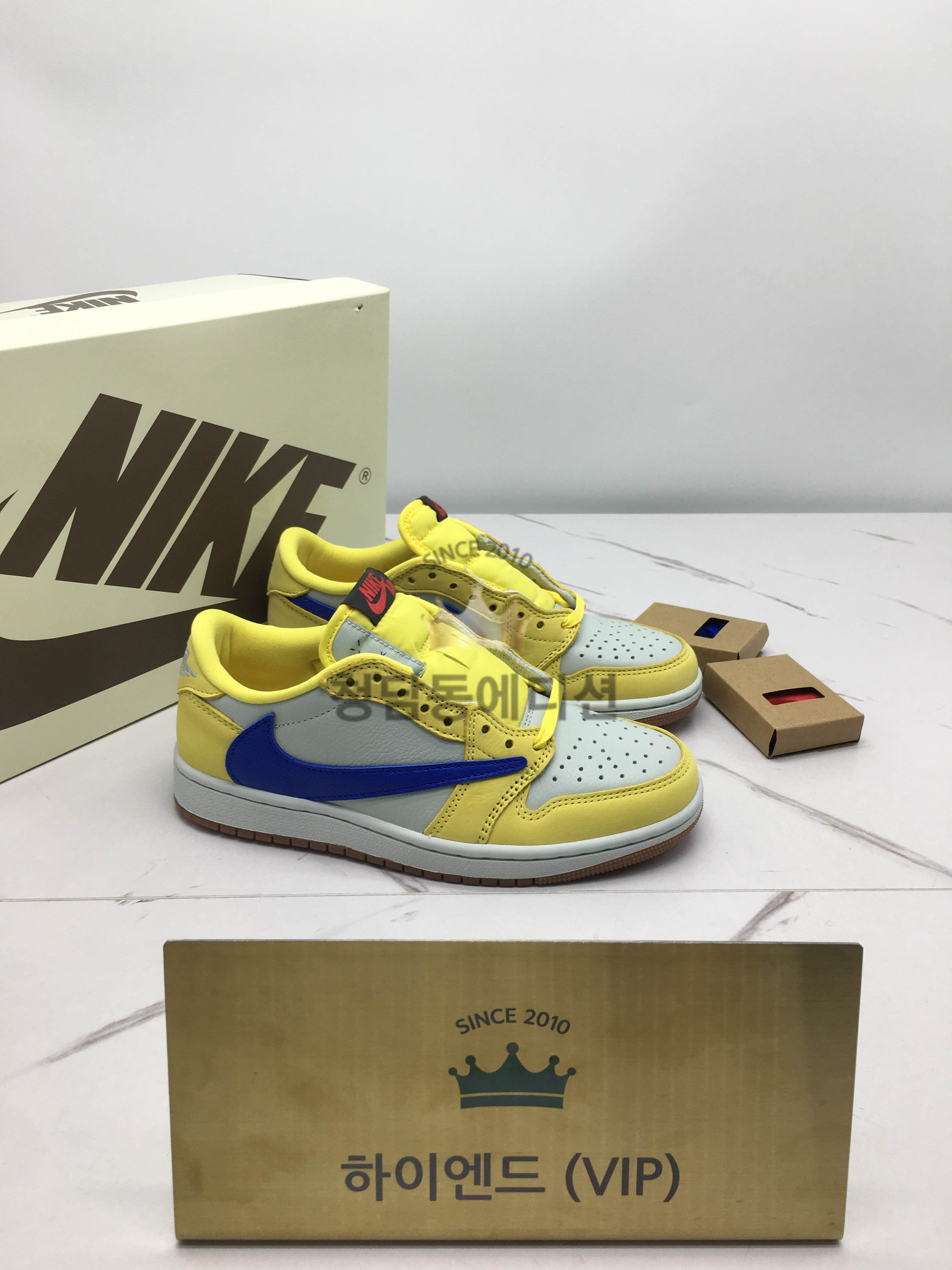 나이키 에어 조던 1 로우 트래비스 스캇 (남녀공용)