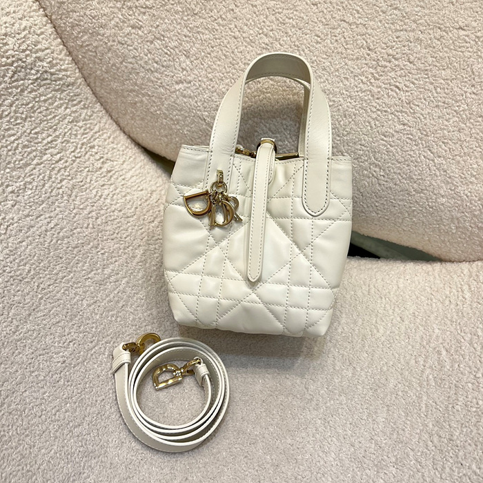 디올 뚜주흐 나노 버티컬 토트백 (컬러 라떼)