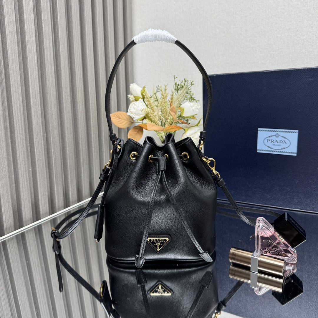 프라다 버킷백 가죽 미니백