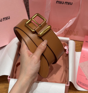 미우미우 클래식 로고 버클 벨트