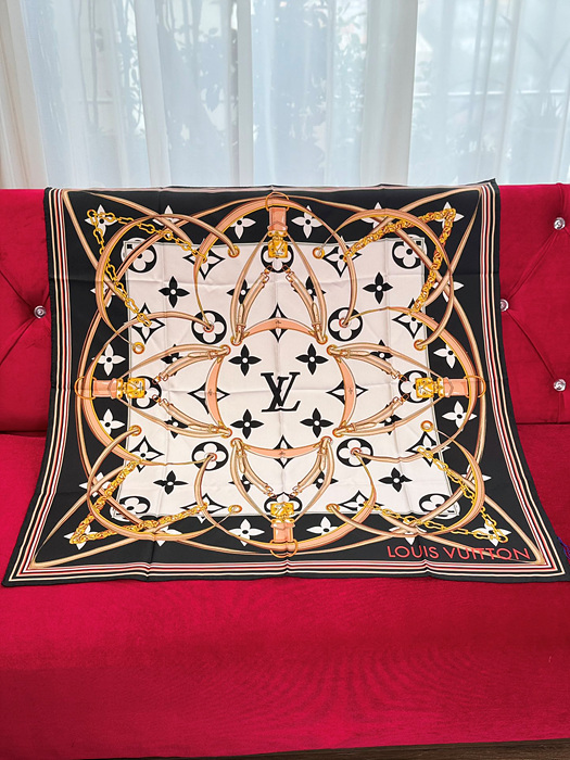 루이비통 스퀘어 90 실크 스카프