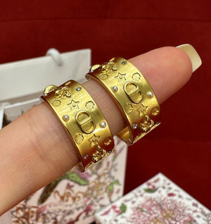 디올 셀레스트 귀걸이