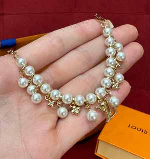 루이비통 펄 참 브레이슬릿