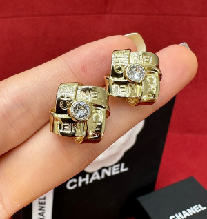 샤넬 낫(knot) 귀걸이