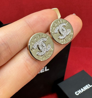 샤넬 라운드 귀걸이