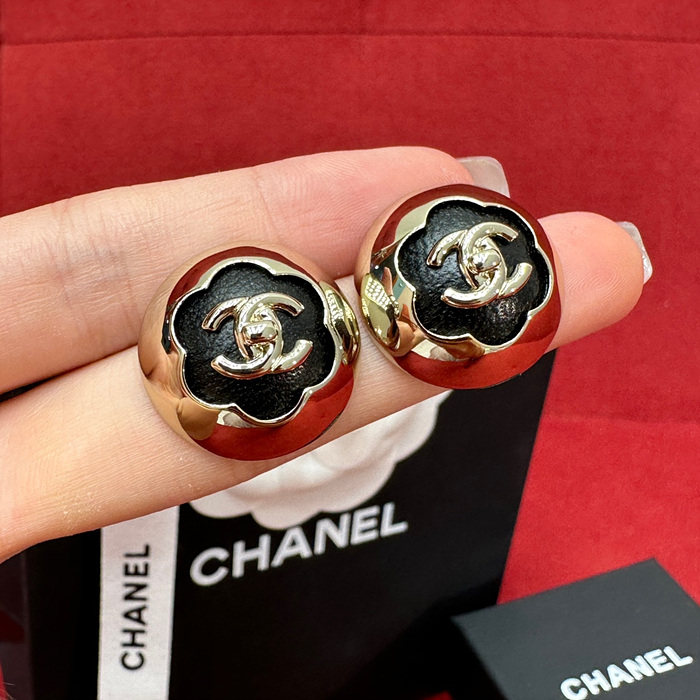 샤넬 레더 카멜리아 이어링