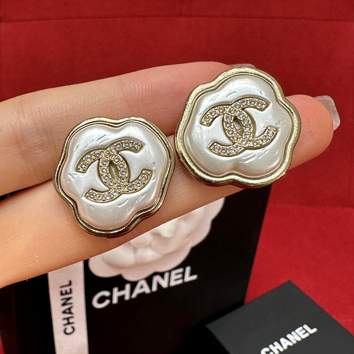 샤넬 클라우드 스터드 귀걸이