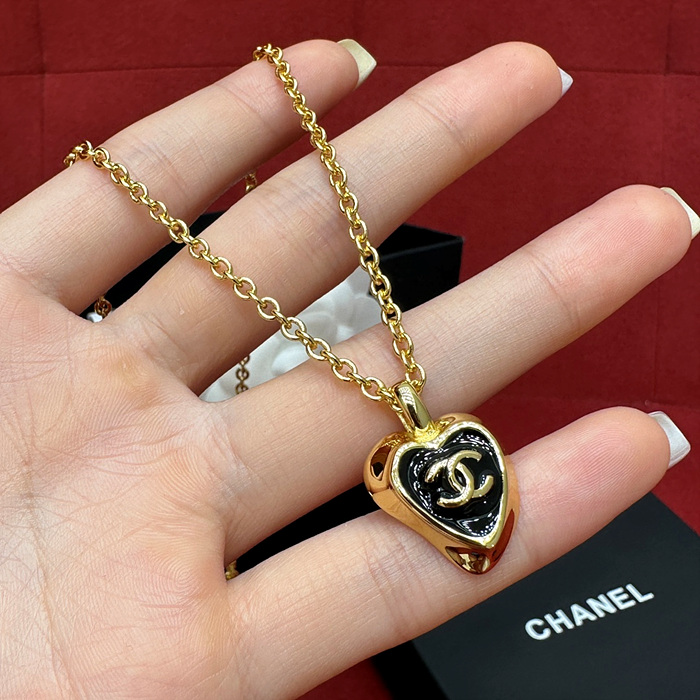 샤넬 하트 목걸이
