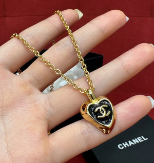 샤넬 하트 목걸이