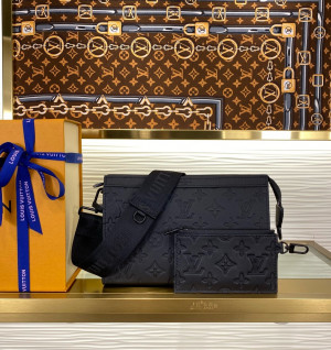 루이비통 남성 웨어러블 월릿 모노그램 M81115