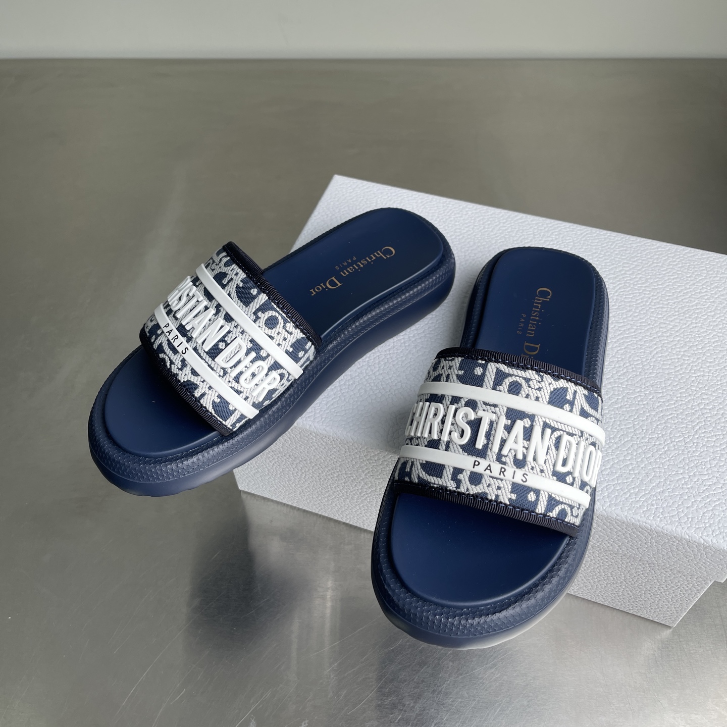 디올 Dioriviera Dway 뮬 (컬러 네이비)