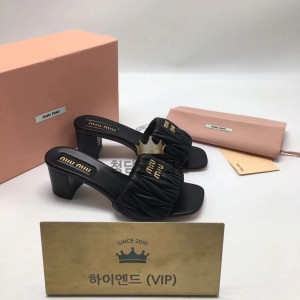 미우미우 마테라쎄 나파 가죽 슬라이드