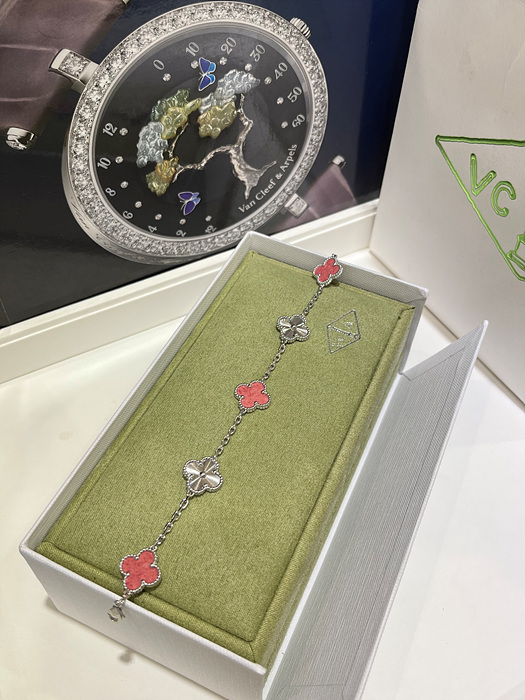 반클리프 알함브라 팔찌 (V-gold소재)