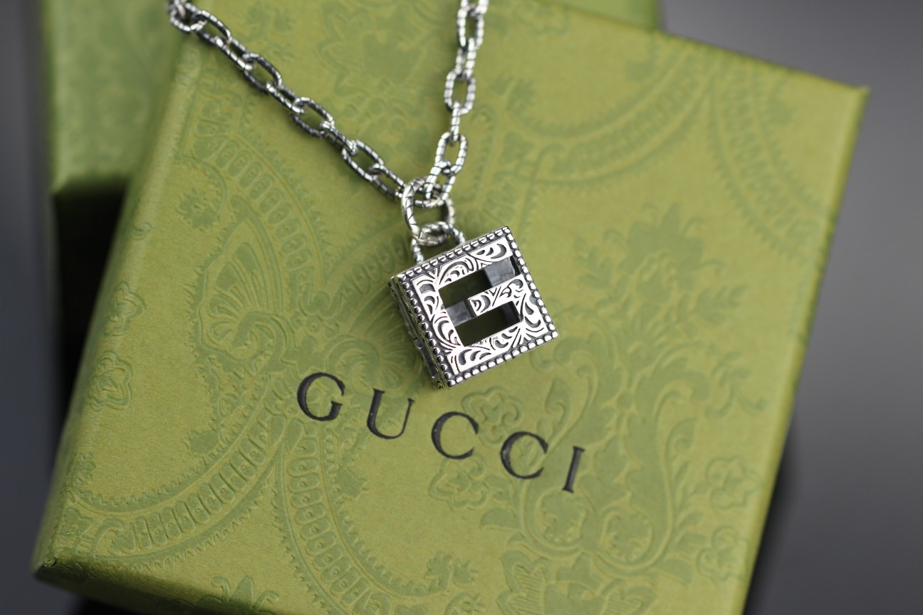 구찌 스퀘어G 목걸이