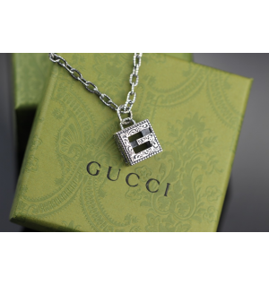 구찌 스퀘어G 목걸이
