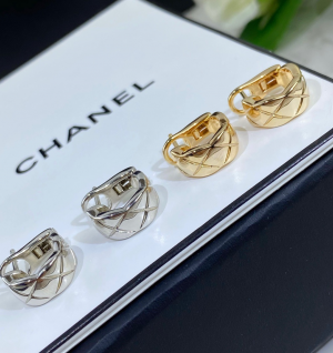 샤넬 코코 크러쉬 귀걸이 (컬러 골드, 화이트골드)