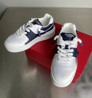 발렌티노 원스터드 XL 나파 레더 로우탑 (남녀공용)