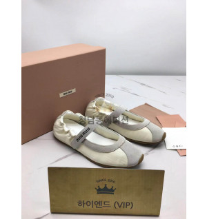 미우미우 플룸 발레리나 스니커즈 (바디가죽 스웨이드)