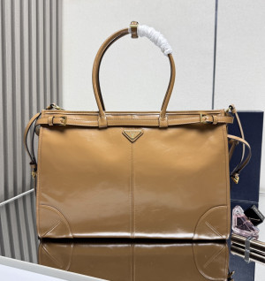 프라다 엑스트라 라지 가죽 핸드백 1BA439