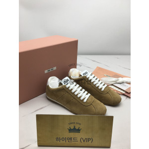 미우미우 플룸 스웨이드 스니커즈 (컬러 데저트 베이지)