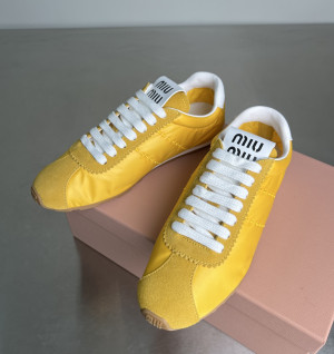 미우미우 플룸 스니커즈 (컬러 옐로우)