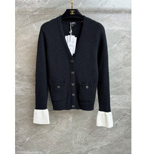 샤넬 배색 커프스 니트 가디건