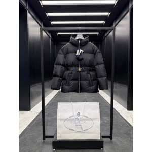 프라다 벨티드 다운 자켓