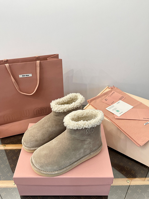 미우미우 스웨이드 시어링 부티